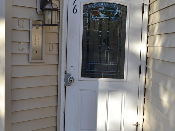 3rd image of 76 Gant Cir Unit C
