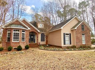 902 Courthouse Ln, Elizabeth City, NC 27909