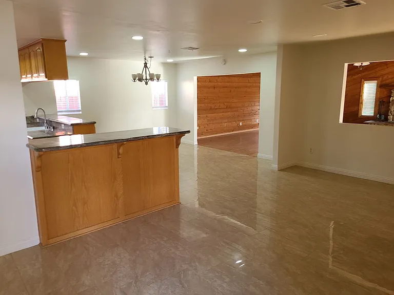 851 Taft Ave — Photo 14