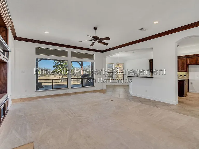 350 Pine Valley Dr — Photo 11
