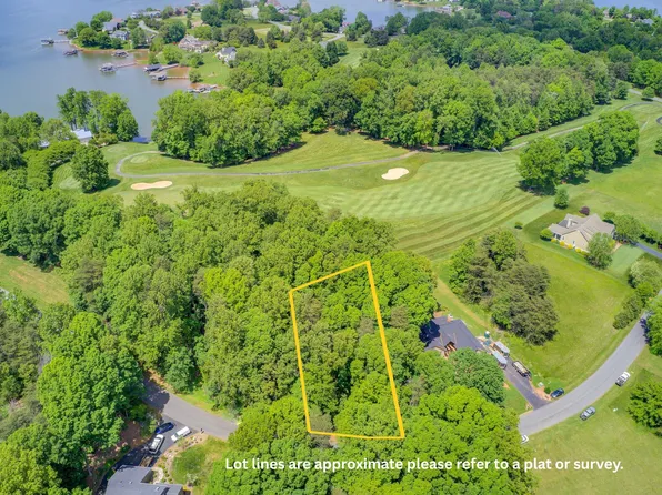 113 Cross Harbour Dr, Penhook, VA 24137