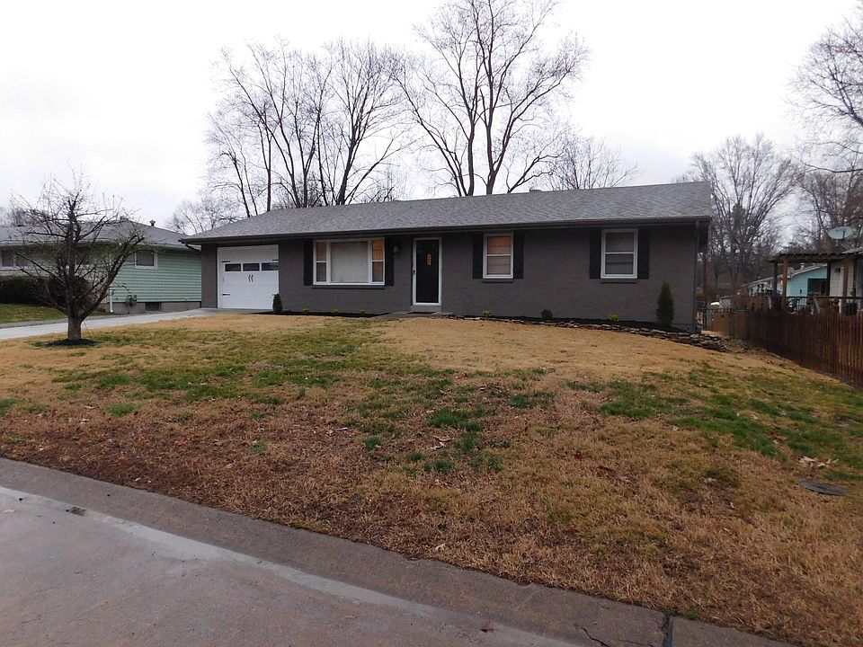 1st image of 1108 Landgraf Dr