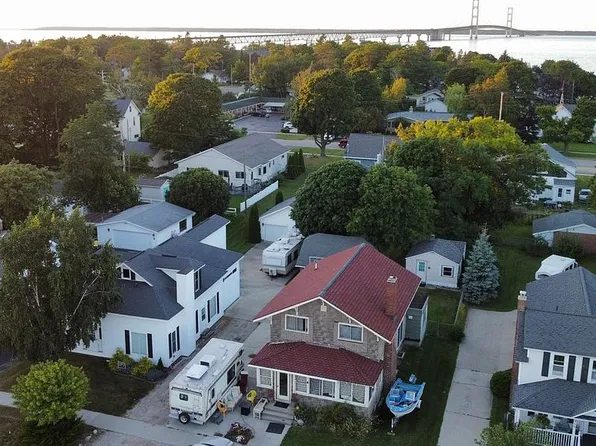309 E Etherington St #2, Mackinaw City, MI 49701