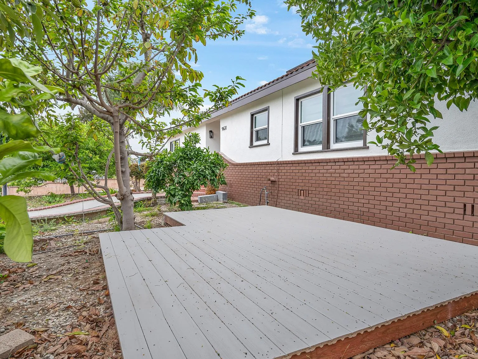 5 bed, 2368 sqft, $9,000 — Photo 3