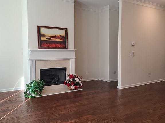 4th image of 745 Fountainhead Ln NE #17