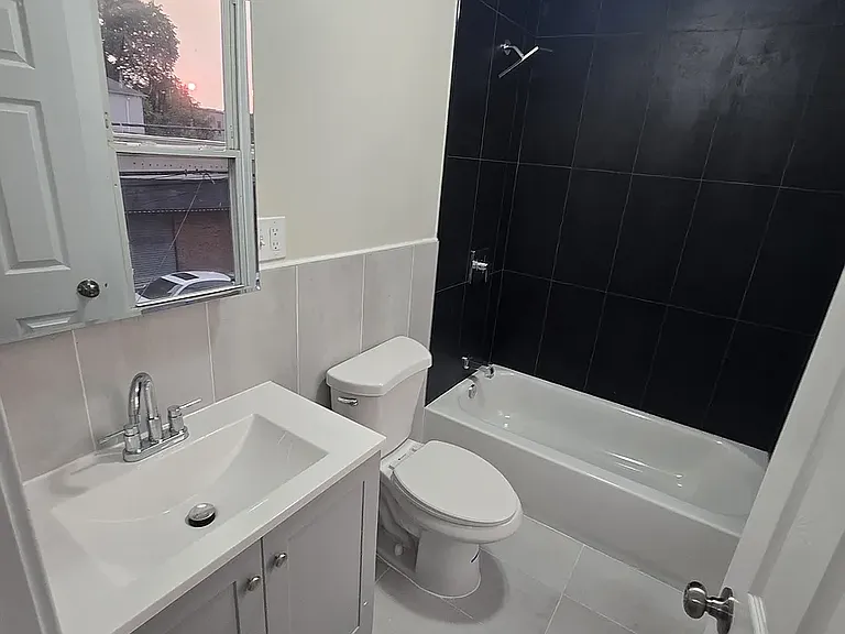 28 Wainwright St #5C — Photo 7