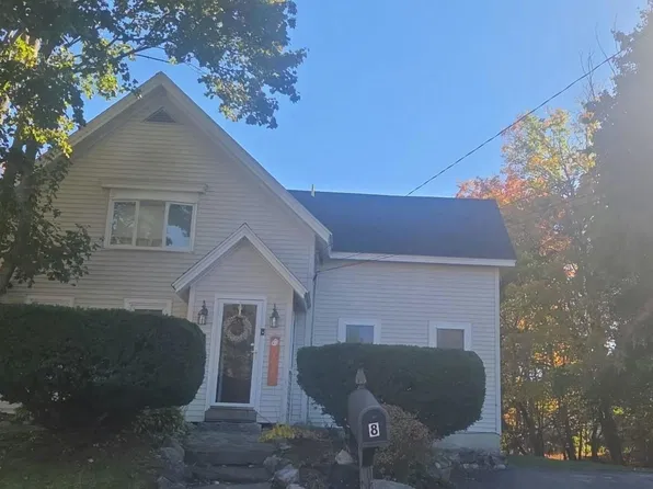 8 Gray Ave, Farmington, NH 03835
