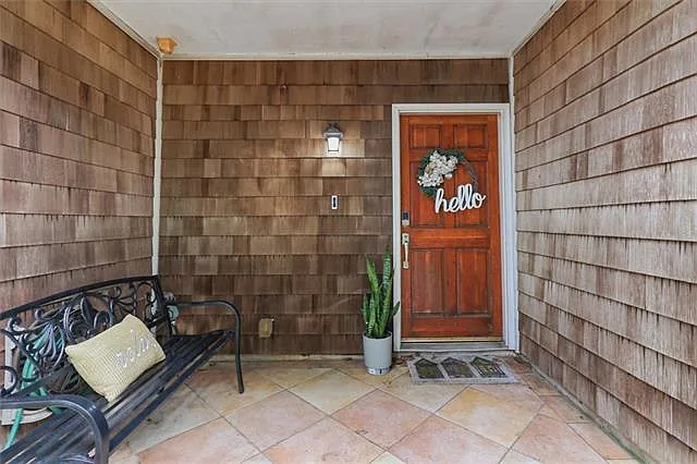4 bed, 2.5 bath, 2495 sqft, $2,900 — Photo 2