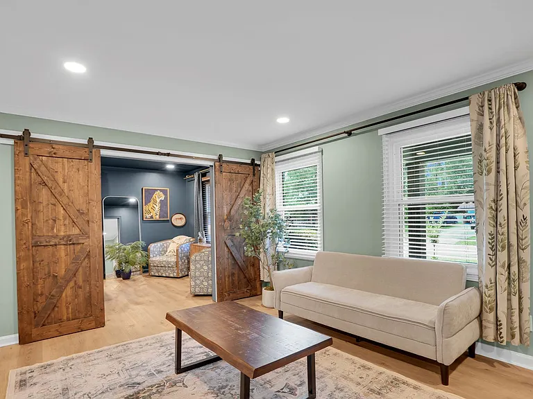 9 Hillyer Dr — Photo 7