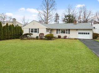 88 Heatherdell Rd, Ardsley, NY 10502