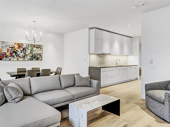 4th image of 1951 Preston St #205