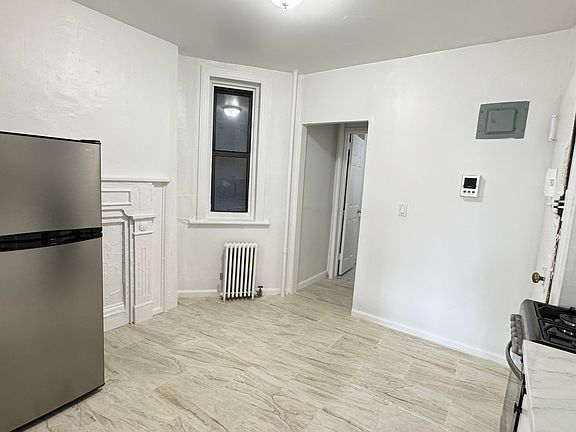 3rd image of 695 10th Ave APT 3RN