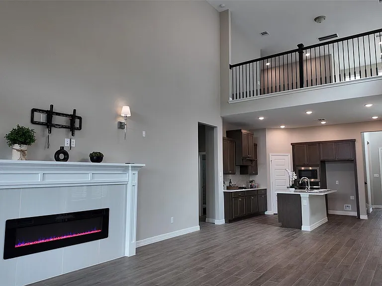 360 Mallorn Ln — Photo 11