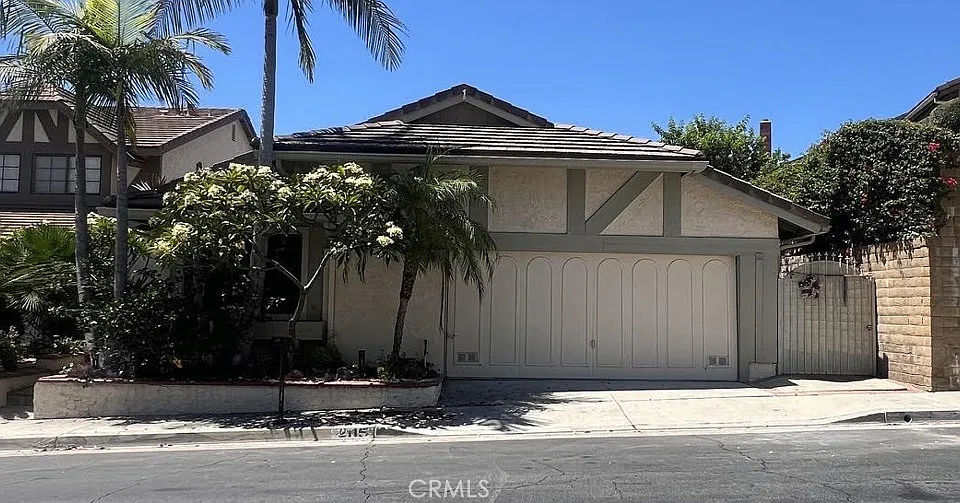 2115 Baywood Dr