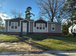 406 Douglas St, Roseboro, NC 28382