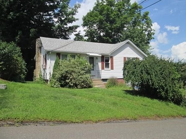 2nd image of 207 Elm St