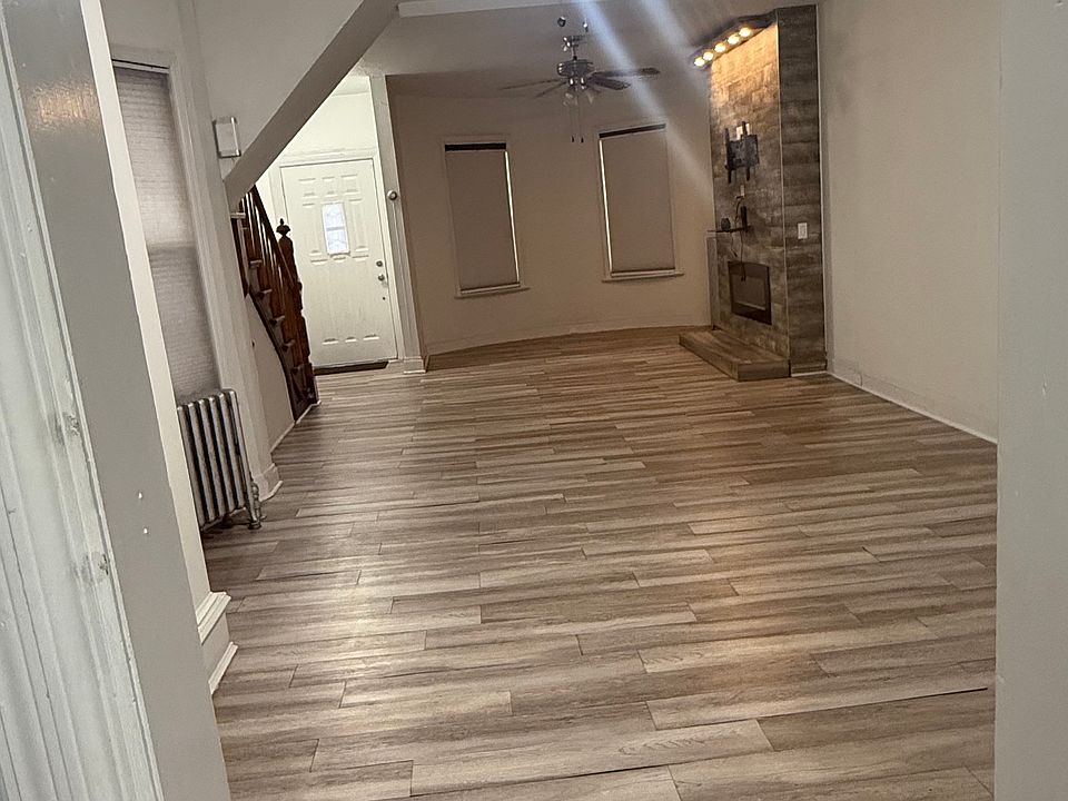 1st image of 1146 Mary St #2