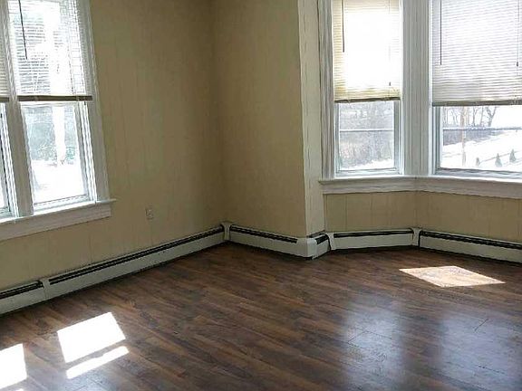 5th image of 148 Brookside Ave #2
