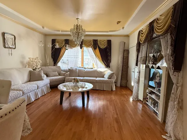 33 West 16th Street image 1 of 37