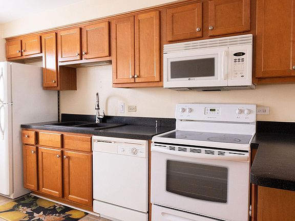 5th image of 6615 W Lloyd Dr