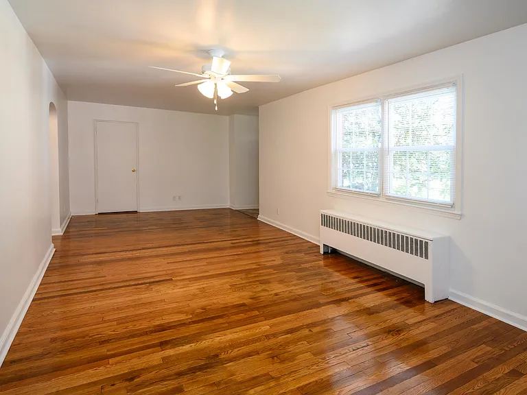 Oakmont Park Apartments — Photo 19