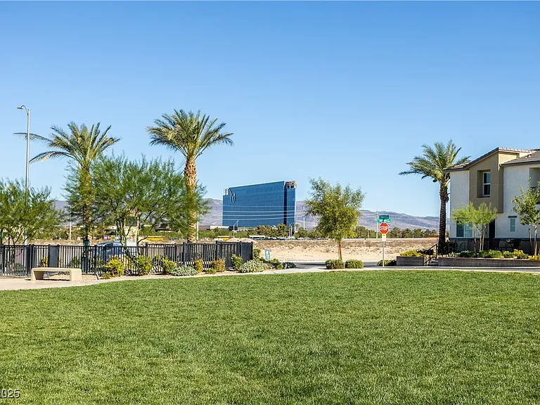 2849 Desert Mosaic Ln #5 — Photo 34
