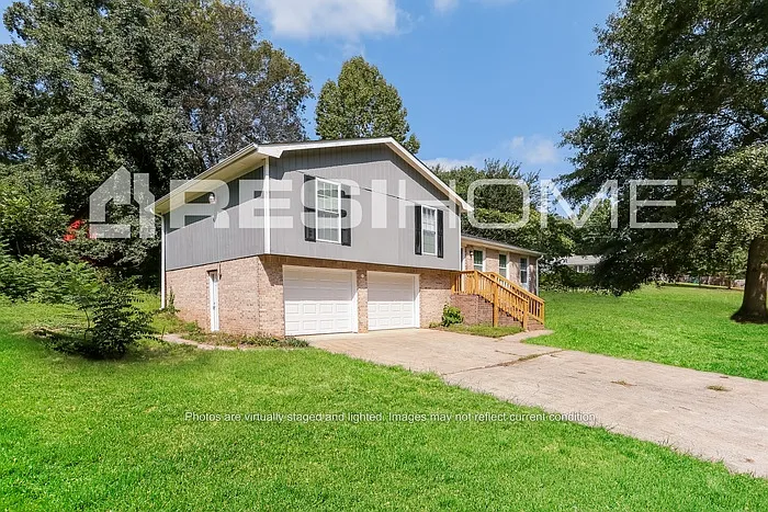 8225 Freestone Dr — Photo 2
