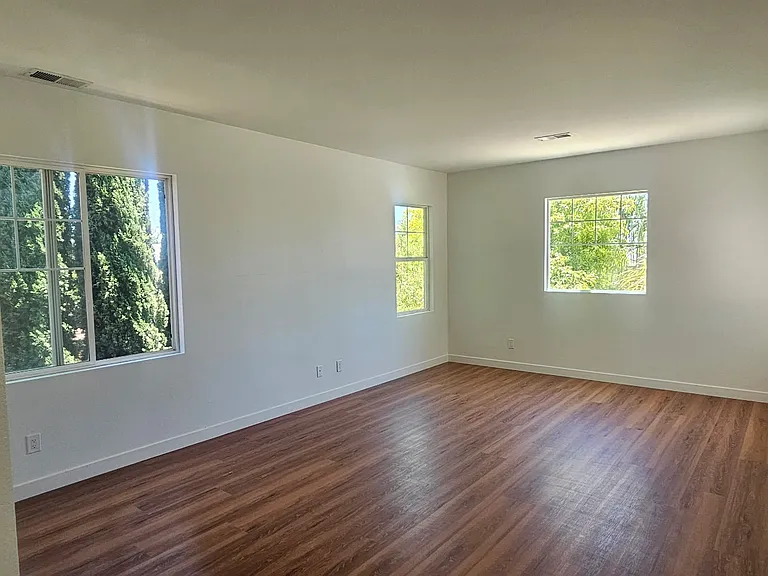 12202 Canyon Meadows Dr — Photo 8