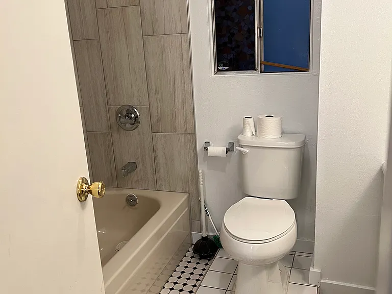 1316 W Mountain View Rd — Photo 6