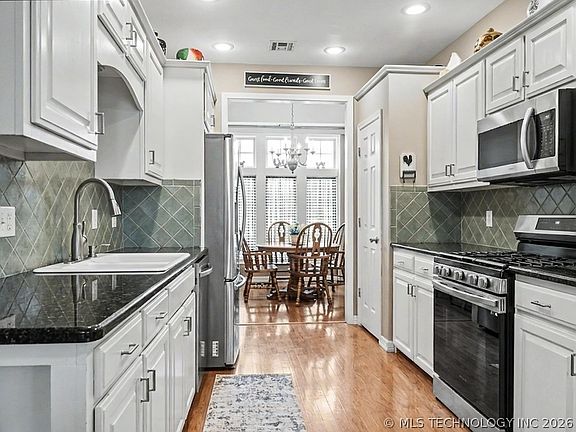 3rd image of 1510 Aspen Dr