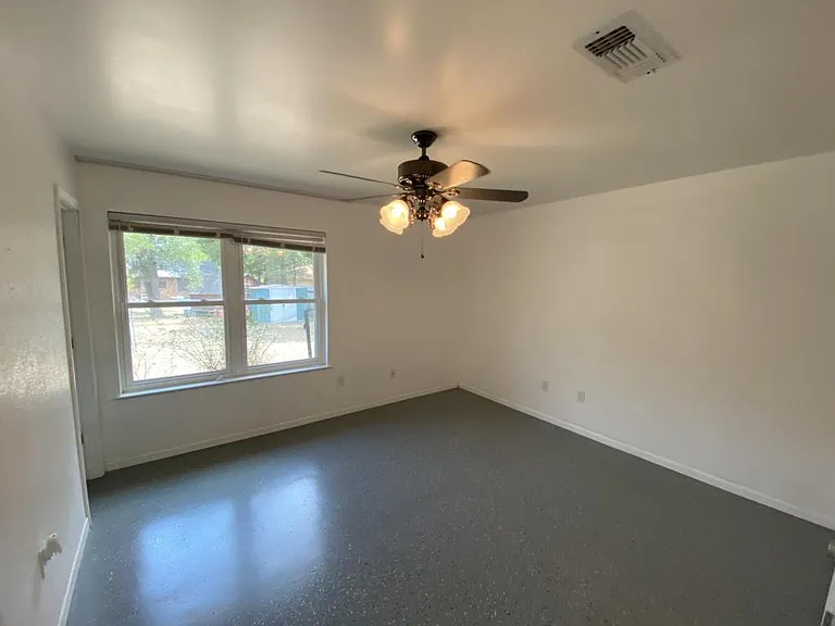 1122 Rhonda Lee St — Photo 14