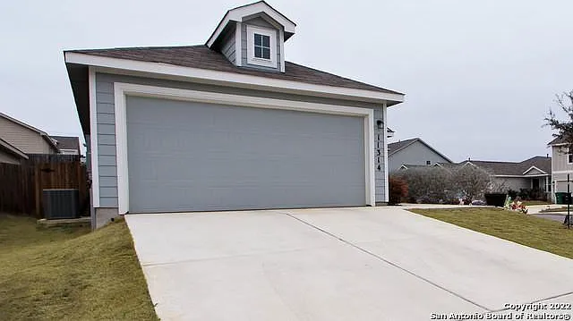 3 bed, 1450 sqft, $1,995 — Photo 2