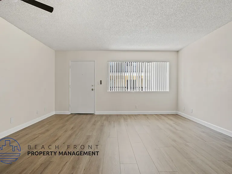 1557 W Carson St — Photo 4