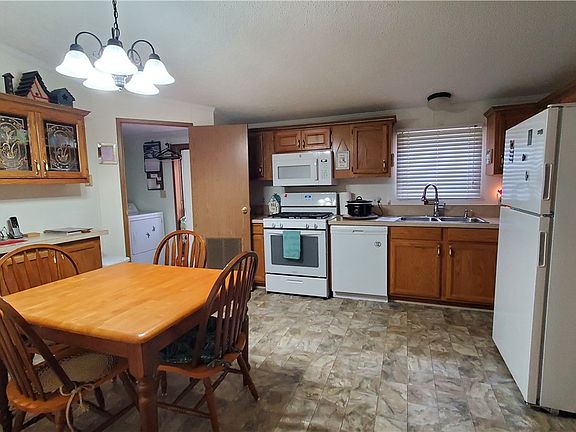 4th image of 1534 Glenhaven Ln