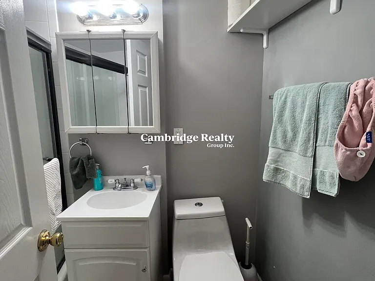 516 Green St #1B — Photo 7