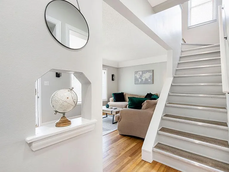 2024 Rowland Ave — Photo 4