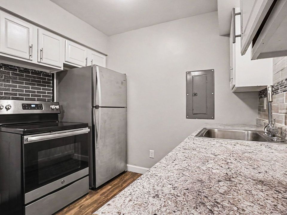 1st image of 444 Garland St Unit 3