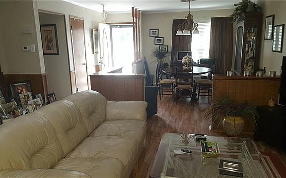 3rd image of 2025 Southridge Dr