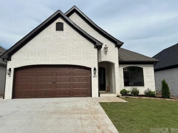 140 Woodlands Park Dr, Little Rock, AR 72211