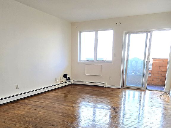 3rd image of 29-15 31st Ave #2R