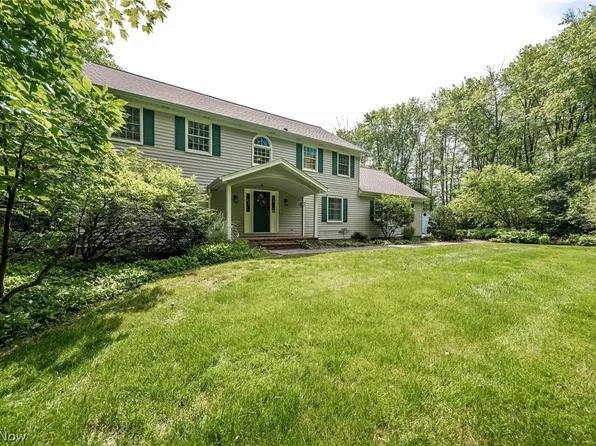 9925 Partridge Trl, Kirtland, OH 44094