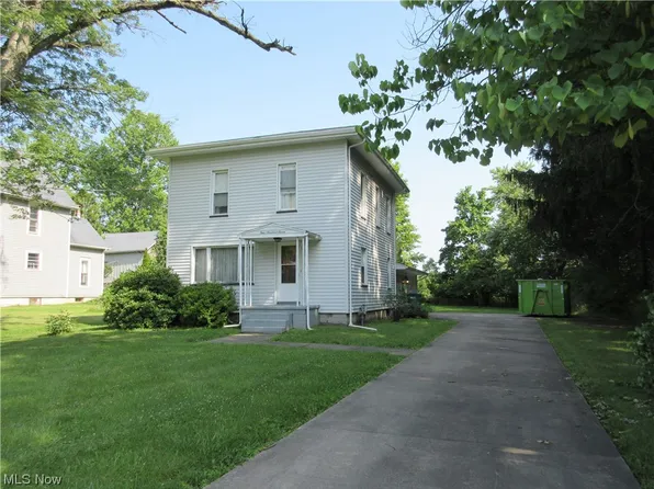 407 E Main St, Andover, OH 44003
