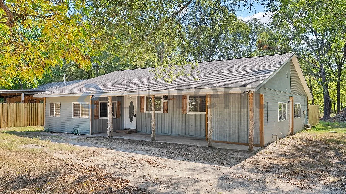 3 bed, 2000 sqft, $2,075 — Photo 3