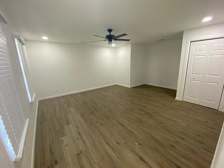 1506 Edwards St — Photo 22