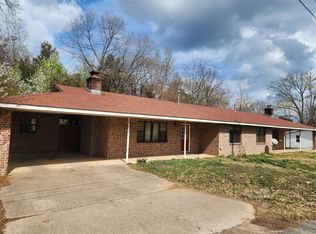 911 Riddell St #B, Clarksville, AR 72830