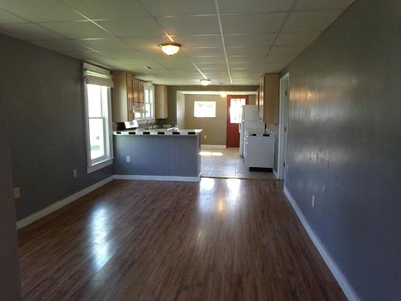 4th image of 323 Bluefield Ave