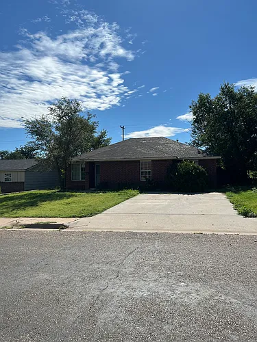 2712 Oak Dr Photo 1