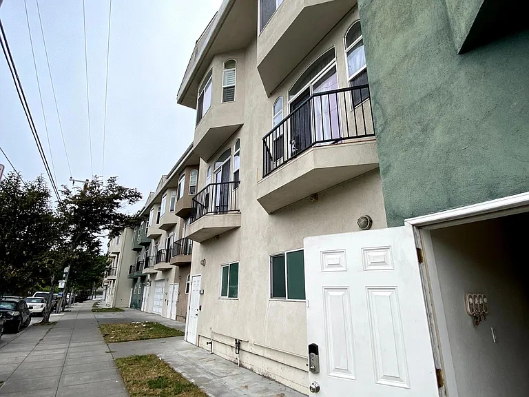 400 Alemany Blvd — Photo 8
