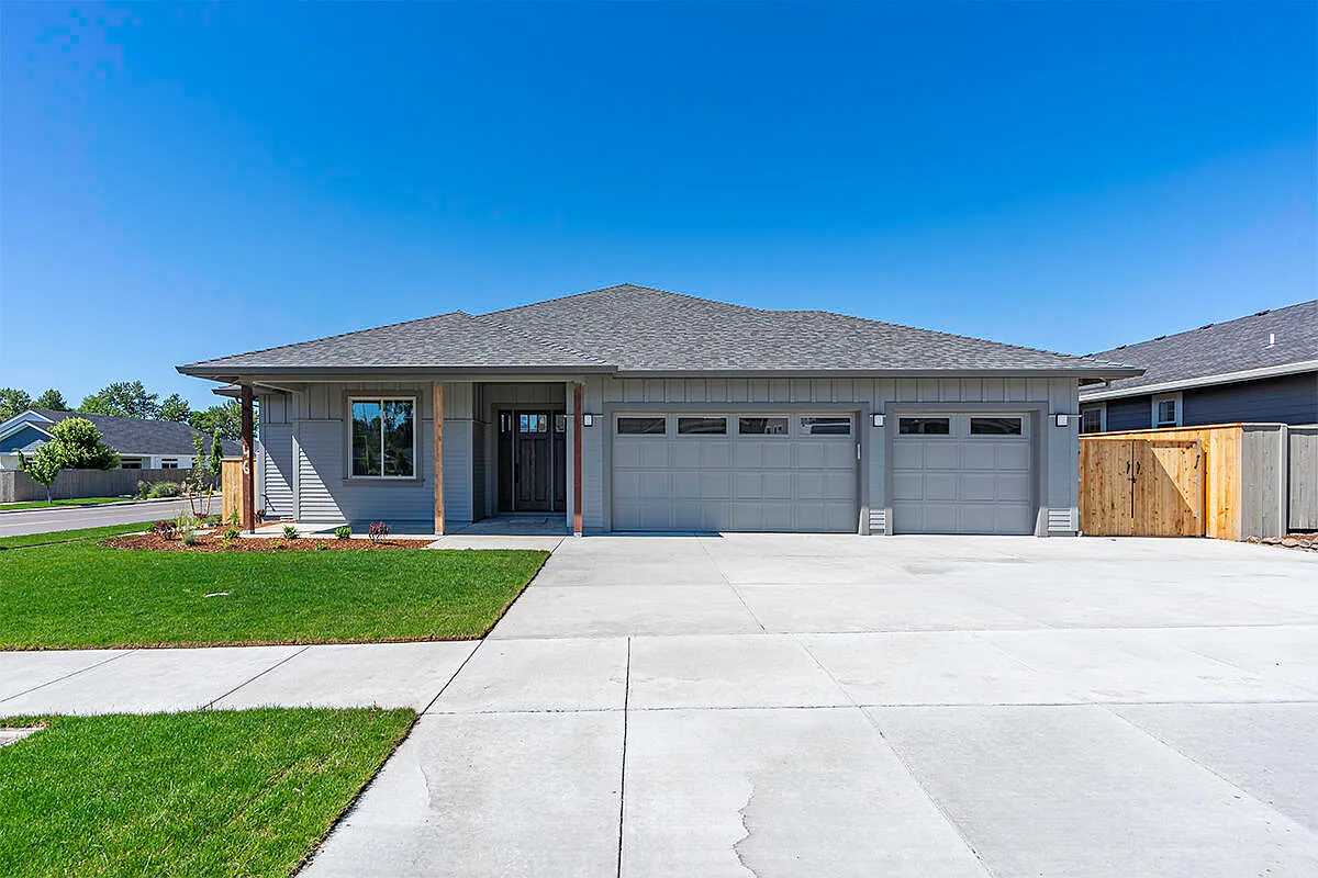 3905 Wyoming Ln photo 1