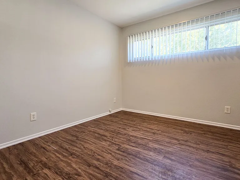 18411 Vincennes Street — Photo 109